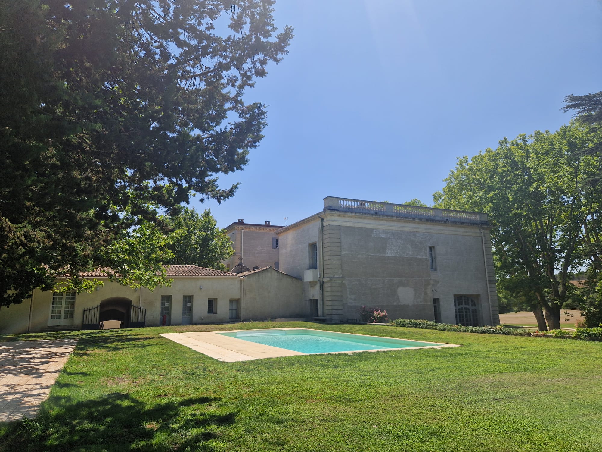 Piscine du Château de Valmousse